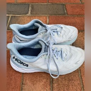Women’s Hoka One One size 7.5